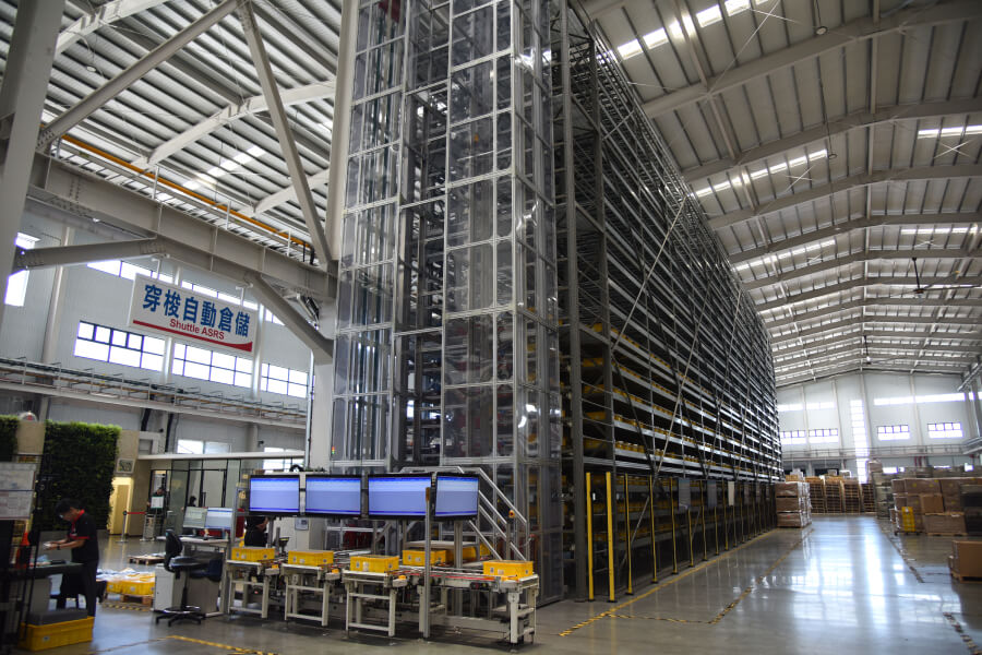 強固なサプライヤーパートナーシップが、ティア1自動車部品メーカーの成功をどう支えているのかをご紹介。協力的で柔軟なサプライチェーンを構築するための戦略、変化する課題、そしてテクノロジーの役割を解説します。-4