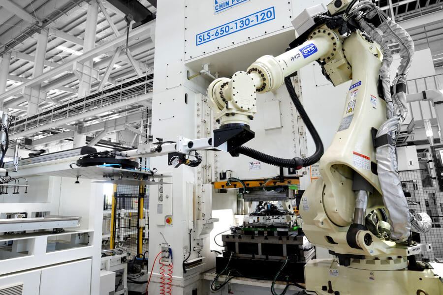 サスペンション部品用プレスライン｜SH Auto Parts-1