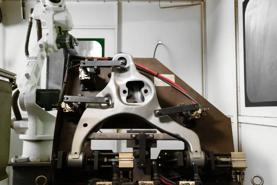 自動車サスペンション部品のプレス加工｜SH Auto Parts-2